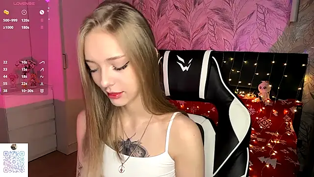 EvaPeace online show from December 5, 2025, 7:23 pm