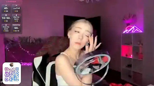 EvaPeace online show from February 2, 2026, 7:13 pm