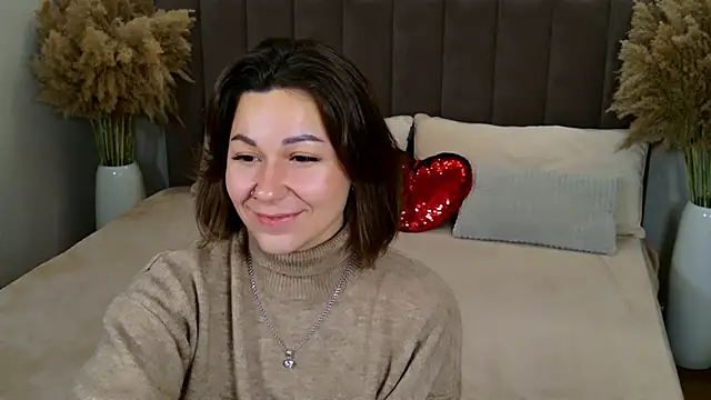 EdenSolis online show from November 24, 2025, 9:31 am