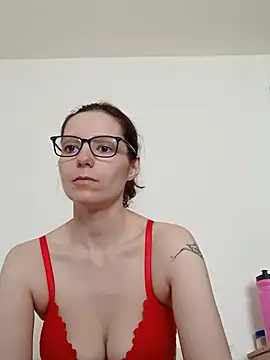 Snapshot of labellerose chatting on June 24, 2026, 9:41 am labellerose online show from June 24, 2026, 9:41 am