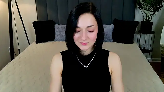 BaileeLynn online show from May 6, 2026, 12:20 pm