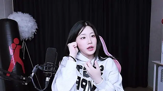 MISA 02 online show from November 5, 2025, 12:41 pm