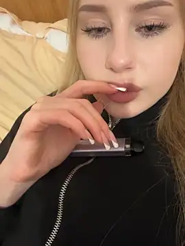 JudithCarly online show from November 13, 2025, 6:01 pm