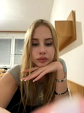 JudithCarly online show from November 9, 2025, 8:02 pm