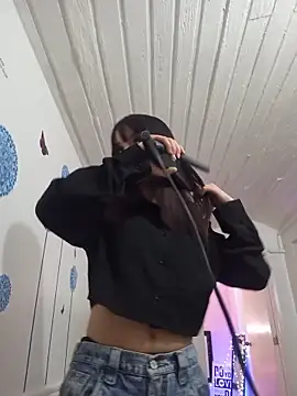 Barbieteeen online show from March 10, 2026, 4:49 am