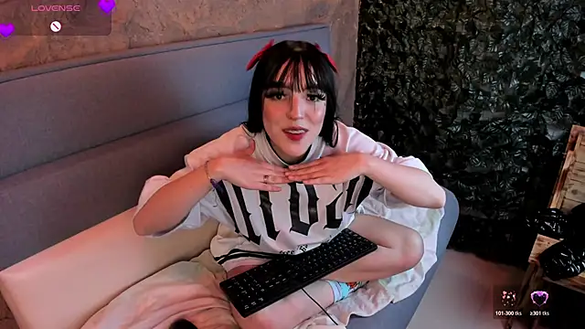 bubble  angel   online show from November 21, 2025, 11:42 am