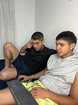 mirallesandbig online show from February 6, 2026, 11:45 pm