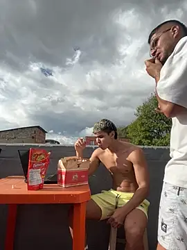 mirallesandbig online show from October 26, 2025, 8:53 pm