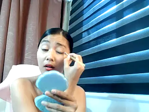 De amore online show from October 16, 2025, 2:31 am