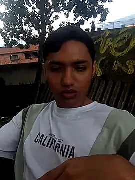 Snapshot of Flirtdick03 chatting on October 14, 2025, 9:25 pm Flirtdick03 online show from October 14, 2025, 9:25 pm