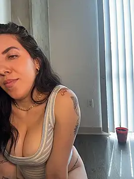 Lolathebaddie online show from May 26, 2026, 3:43 pm