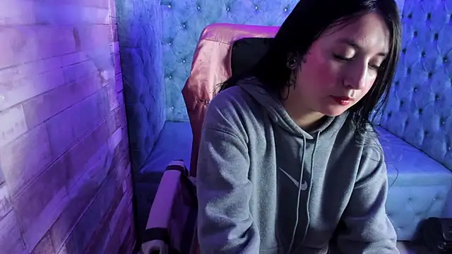 miha cute  online show from February 7, 2026, 4:09 am