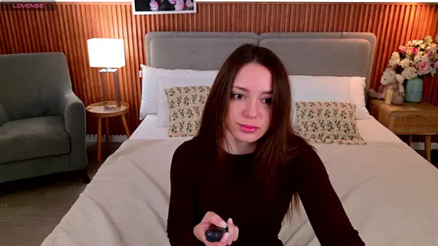 JulliRoss online show from October 13, 2025, 5:20 am