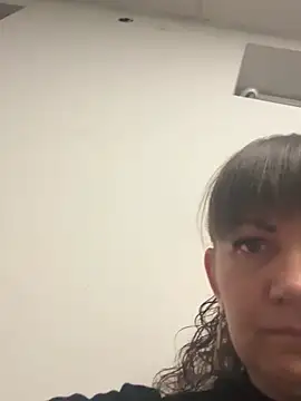 Butterfly8385 online show from February 8, 2026, 4:32 am