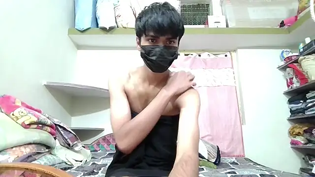 Snapshot of lil-twink19 chatting on October 25, 2025, 6:30 pm lil-twink19 online show from October 25, 2025, 6:30 pm