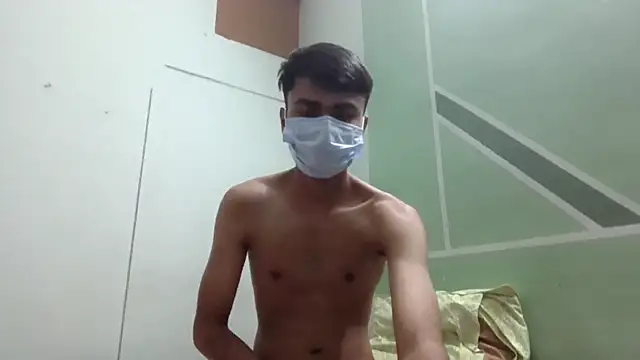 Snapshot of lil-twink19 chatting on October 28, 2025, 5:23 pm lil-twink19 online show from October 28, 2025, 5:23 pm