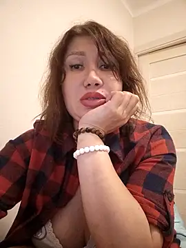 Ambika beauty online show from October 17, 2025, 7:48 pm