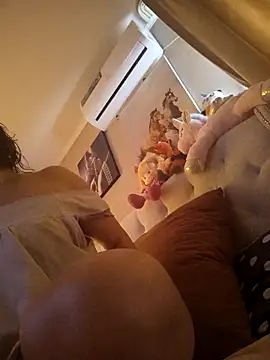 Ambika beauty online show from December 21, 2025, 10:06 am