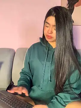 Snapshot of LunaMoore_Pink chatting on March 10, 2026, 12:53 pm LunaMoore Pink online show from March 10, 2026, 12:53 pm