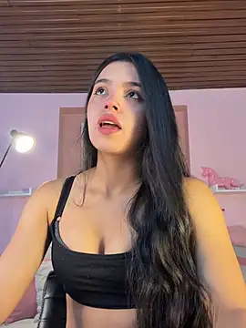 Snapshot of LunaMoore_Pink chatting on July 15, 2026, 12:23 pm LunaMoore Pink online show from July 15, 2026, 12:23 pm