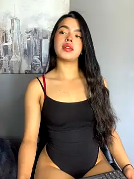 LunaMoore Pink online show from November 21, 2025, 12:48 pm