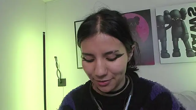 Snapshot of HollyPeach chatting on May 29, 2026, 8:15 pm HollyPeach online show from May 29, 2026, 8:15 pm