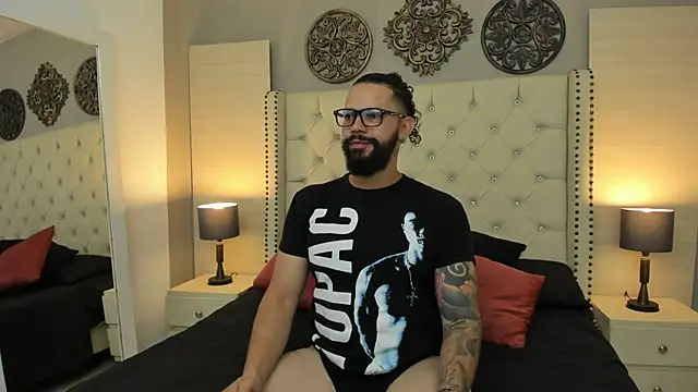 AlukardBig online show from October 18, 2025, 9:06 pm