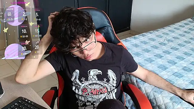 Im Camii online show from November 12, 2025, 6:23 pm