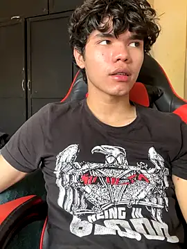 Im Camii online show from November 19, 2025, 5:02 pm