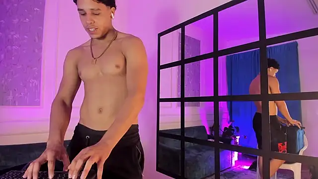 Adrian Volt online show from November 11, 2025, 3:45 am