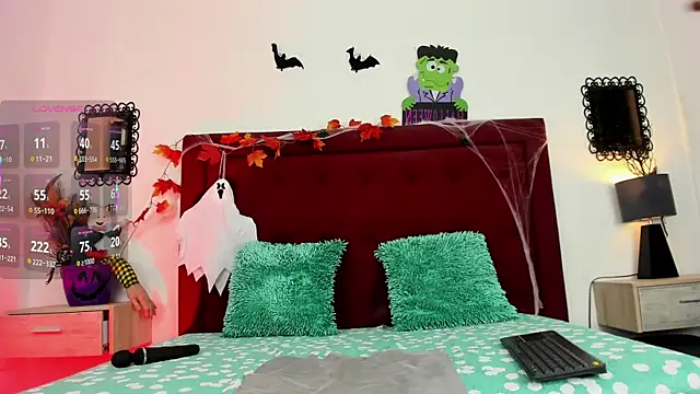 Sassha ferrer online show from October 22, 2025, 8:30 pm