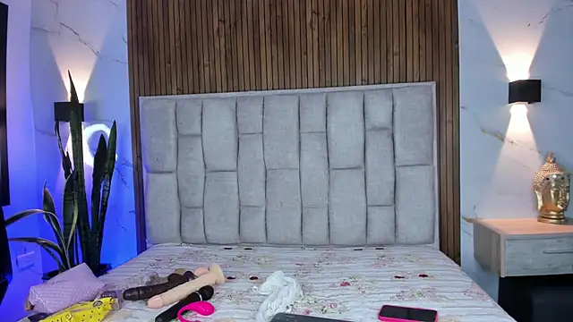 Sassha ferrer online show from March 18, 2026, 6:31 pm