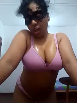 Expose Queen online show from June 22, 2026, 5:54 pm