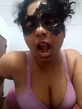 Expose Queen online show from August 4, 2026, 6:01 pm