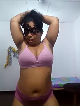 Expose Queen online show from June 10, 2026, 6:09 pm
