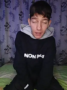 heyy noah11 online show from November 10, 2025, 1:21 am