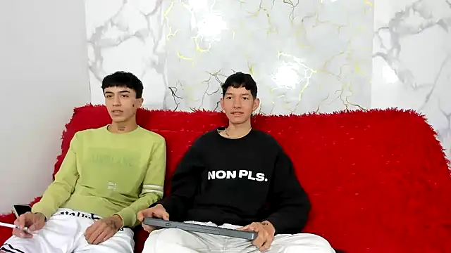 heyy noah11 online show from May 17, 2026, 1:33 pm