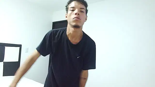 jhojan foxxx  online show from October 19, 2025, 7:38 pm