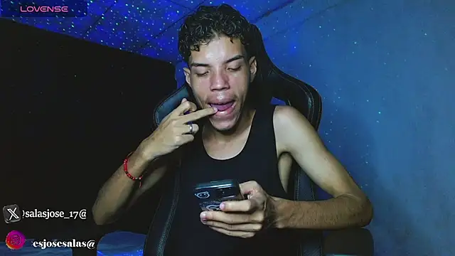 jhojan foxxx  online show from February 4, 2026, 5:46 am