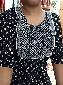 Tanha18 online show from July 31, 2026, 2:37 pm