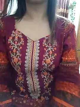 Tanha18 online show from July 28, 2026, 4:39 pm