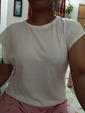Tanha18 online show from July 26, 2026, 7:54 pm