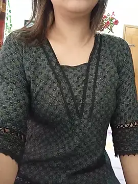 Tanha18 online show from June 25, 2026, 6:51 am