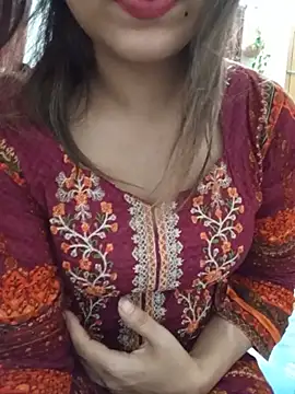 Tanha18 online show from July 10, 2026, 4:40 pm