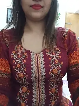 Tanha18 online show from July 17, 2026, 6:27 pm