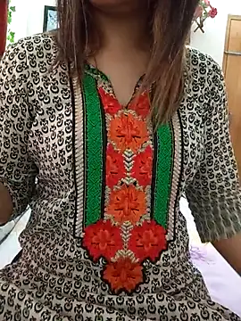 Snapshot of Tanha18 chatting on June 10, 2026, 5:41 am Tanha18 online show from June 10, 2026, 5:41 am