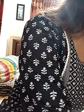 Tanha18 online show from July 27, 2026, 1:29 pm