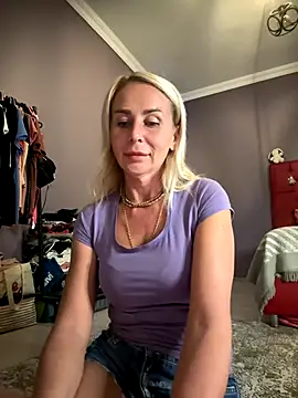 ElenabonyX online show from October 24, 2025, 6:51 pm