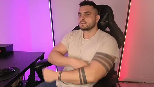 Danielbateson online show from January 16, 2026, 1:04 pm