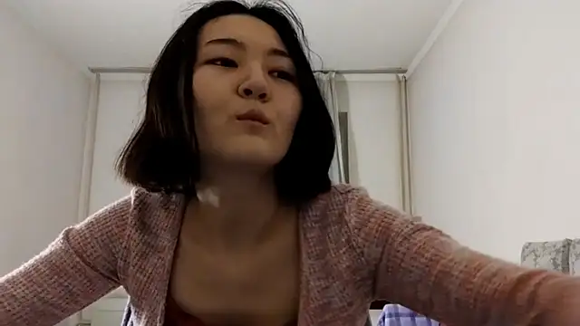 Lyndasilk online show from November 28, 2025, 3:12 pm